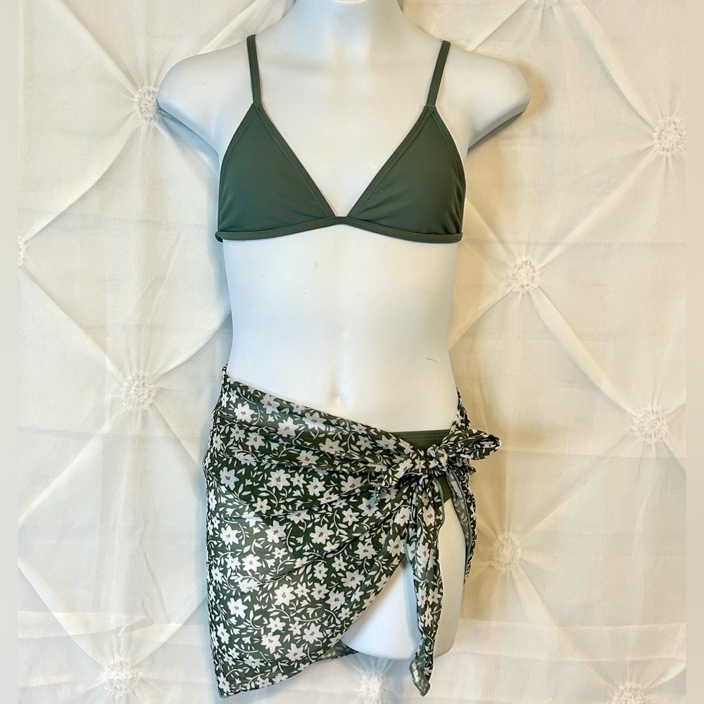 New Girls Green 3 Piece Bikini Swimsuit Set- size 8/10